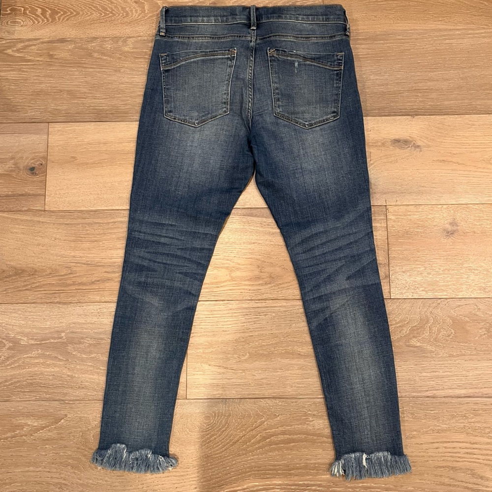 Performance stretch, mid rise jeans